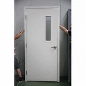 Pintu keluli kediaman