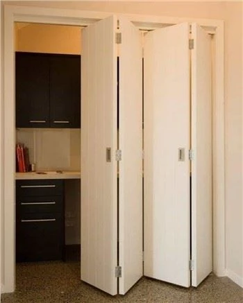 Pintu lipat kayu